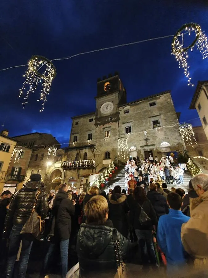 The Small Castle Cortona 0*,  Italy